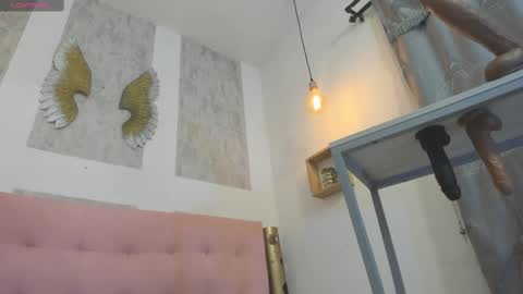 Snapshot of zhamira_21 chatting on 09-30-25, 09:53 ZHAMIRA ANDRES online show from 09-30-25, 09:53