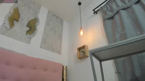 Snapshot of zhamira_21 chatting on 10-18-25, 10:43 ZHAMIRA ANDRES online show from 10-18-25, 10:43