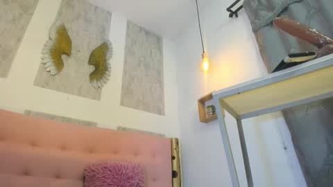 Snapshot of zhamira_21 chatting on 11-25-25, 11:49 ZHAMIRA ANDRES online show from 11-25-25, 11:49