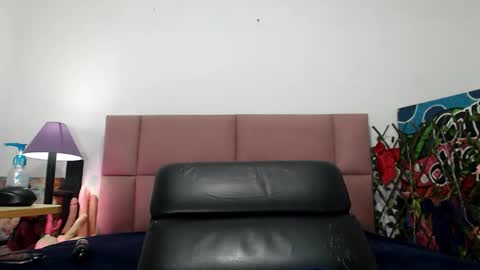 Snapshot of zhirleyada chatting on 03-27-26, 01:11 zhirleyada online show from 03-27-26, 01:11