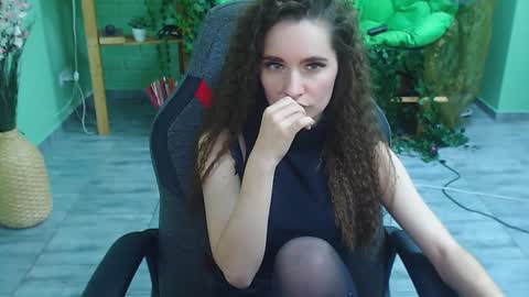 zianichols online show from 02-01-25, 01:12