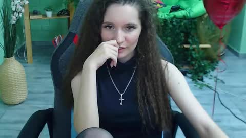 zianichols online show from 02-15-25, 01:31