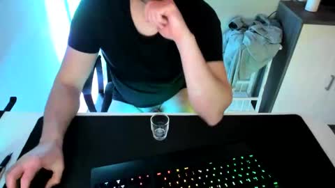 Snapshot of ziemlichflutschig chatting on 03-05-25, 05:39 ziemlichflutschig online show from 03-05-25, 05:39