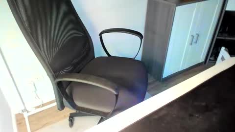 Snapshot of ziemlichflutschig chatting on 10-19-25, 05:08 ziemlichflutschig online show from 10-19-25, 05:08
