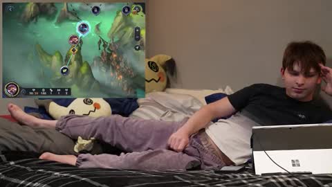 Snapshot of zilobeast chatting on 11-18-25, 10:25 zilobeast online show from 11-18-25, 10:25