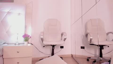 Nia  online show from 02-26-25, 05:50