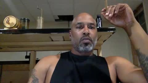 Snapshot of zionlion22 chatting on 10-10-25, 01:15 zionlion22 online show from 10-10-25, 01:15