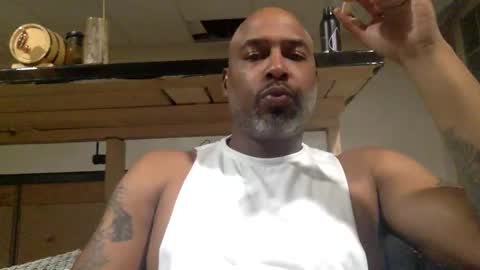 Snapshot of zionlion22 chatting on 10-23-25, 02:00 zionlion22 online show from 10-23-25, 02:00