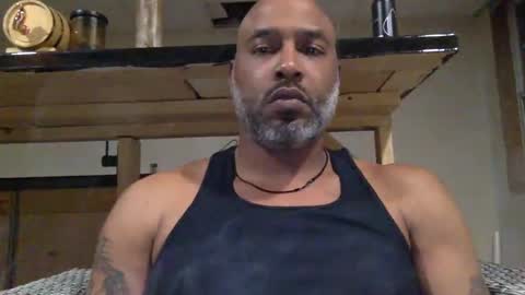 Snapshot of zionlion22 chatting on 11-21-25, 04:00 zionlion22 online show from 11-21-25, 04:00