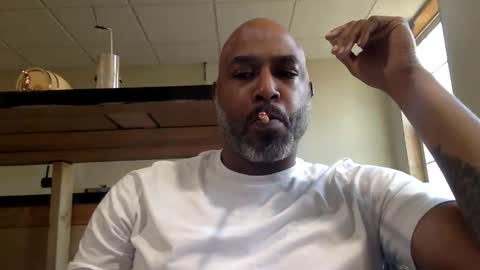 Snapshot of zionlion22 chatting on 12-14-25, 02:33 zionlion22 online show from 12-14-25, 02:33