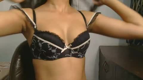 Snapshot of ziyaa_1 chatting on 06-22-26, 04:20 Ziyaa online show from 06-22-26, 04:20