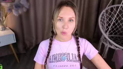 Snapshot of zlata__fox chatting on 07-11-26, 09:23 Zlata Mon Tue Thu Fri Sun Sa GMT 3 0000pm - 0600pm online show from 07-11-26, 09:23