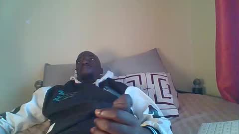 Zlatann2012 online show from 10-19-25, 06:25