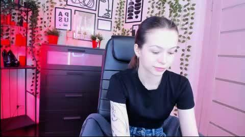 Snapshot of zoay_zoay chatting on 05-21-26, 11:39 Zoay online show from 05-21-26, 11:39