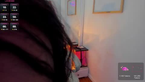 Snapshot of zobe_love chatting on 05-04-26, 05:09 Zobe Love online show from 05-04-26, 05:09