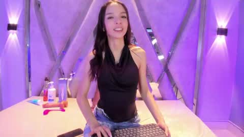 Snapshot of zoe_444_ chatting on 06-26-26, 04:06 Zoe online show from 06-26-26, 04:06
