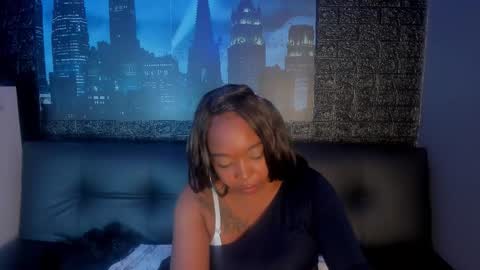 Snapshot of zoe__kravits__ chatting on 09-27-25, 12:32 online show from 09-27-25, 12:32
