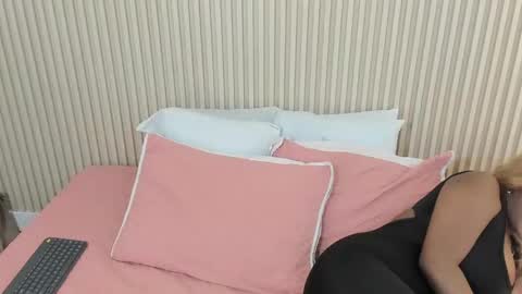 Snapshot of zoe_barlove chatting on 05-14-26, 01:51 Your new obsession online show from 05-14-26, 01:51