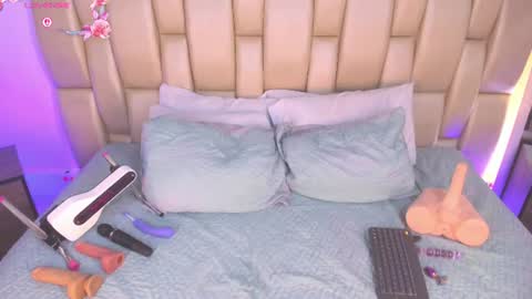 Snapshot of zoe_barlove chatting on 06-13-26, 06:39 Your new obsession online show from 06-13-26, 06:39