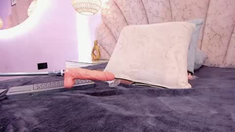 Snapshot of zoe_blosson chatting on 05-12-26, 03:03 zoe_blosson online show from 05-12-26, 03:03