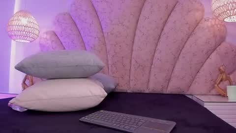 Snapshot of zoe_blosson chatting on 05-19-26, 02:51 zoe_blosson online show from 05-19-26, 02:51