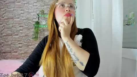 Snapshot of zoe_brk chatting on 06-12-26, 06:51 zoe brk online show from 06-12-26, 06:51