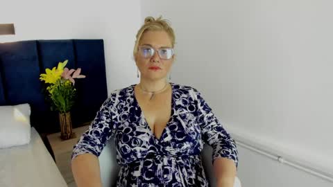 Zoe  online show from 12-13-24, 02:38