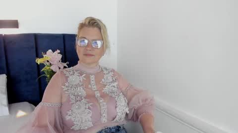 Zoe  online show from 12-18-24, 11:13