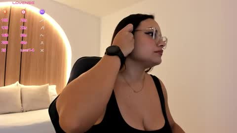 Zoe  online show from 10-22-25, 12:38