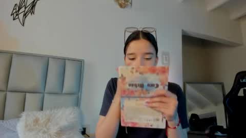 zoe_dear online show from 04-16-26, 08:20