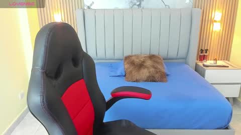 ZOE  online show from 11-18-25, 12:42