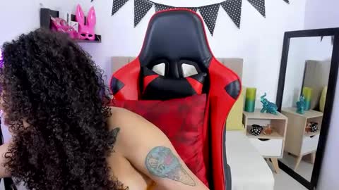 Zoe Gruber online show from 12-21-24, 12:09