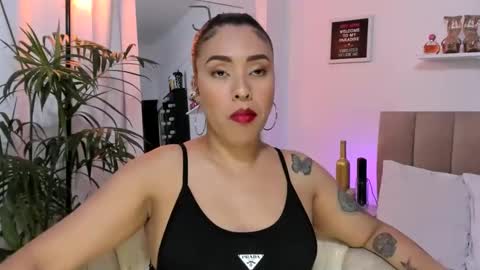 Zoe Gruber online show from 11-23-25, 09:47