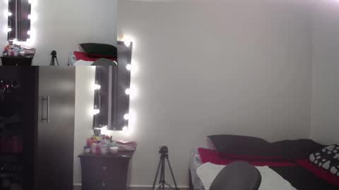 zoe hotxxx online show from 09-14-25, 11:48