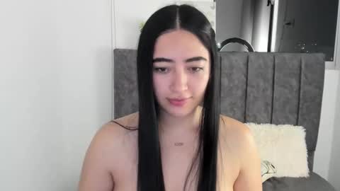 zoe_jones7 online show from 09-13-25, 03:28