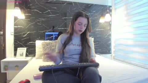 Zoe online show from 01-13-26, 11:59