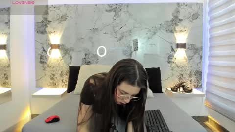 Zoe online show from 03-11-26, 11:38