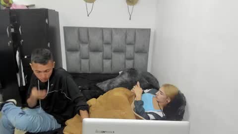 Snapshot of zoe_painn chatting on 11-21-25, 07:23 She Zoe He Painn online show from 11-21-25, 07:23