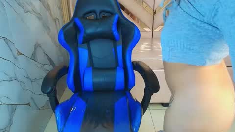 Zoe  online show from 11-25-25, 03:50