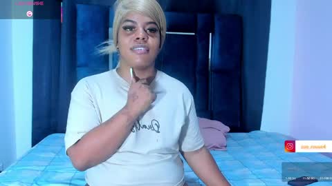 zoe_rosee4 online show from 05-09-26, 07:46