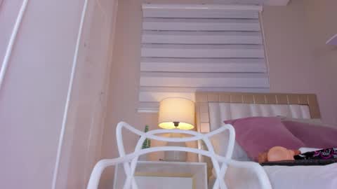 Hi guys i am Zoe  online show from 02-16-25, 12:21