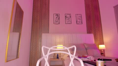 Hi guys i am Zoe  online show from 11-26-25, 11:33