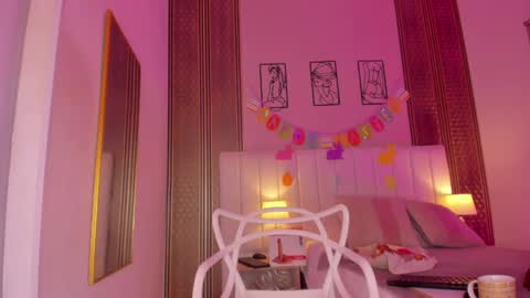 Hi guys i am Zoe  online show from 04-05-26, 11:18