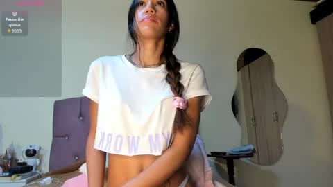 Snapshot of zoe_storm2 chatting on 05-29-26, 12:30 Zoe online show from 05-29-26, 12:30