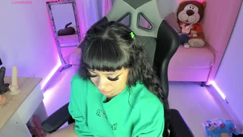 zoe_sullivan_ online show from 01-25-25, 12:16