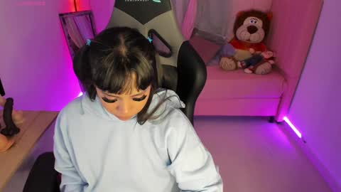 zoe_sullivan_ online show from 02-17-25, 09:24