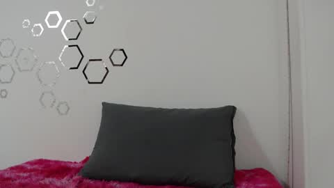 Snapshot of zoe_velvet chatting on 11-03-25, 07:37 Carolina online show from 11-03-25, 07:37