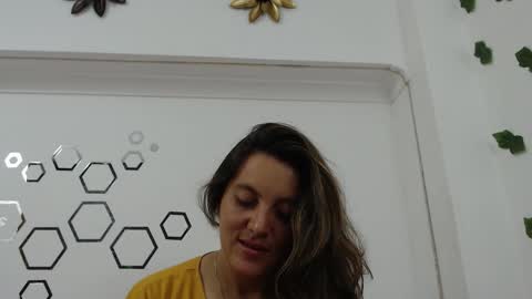 Snapshot of zoe_velvet chatting on 11-06-25, 10:10 Carolina online show from 11-06-25, 10:10