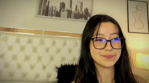 Snapshot of zoe_xra chatting on 05-27-26, 01:57 Zoe online show from 05-27-26, 01:57