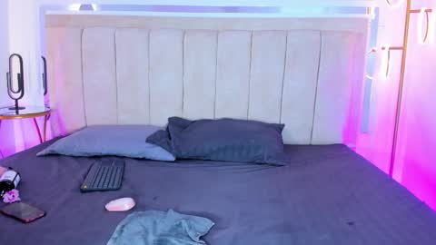 Zoe online show from 11-21-25, 06:39